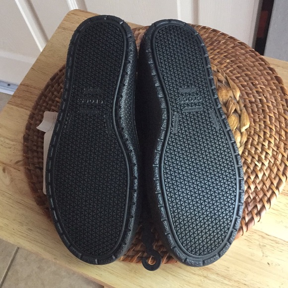 Men’s New Crocs shoes - Picture 4 of 6